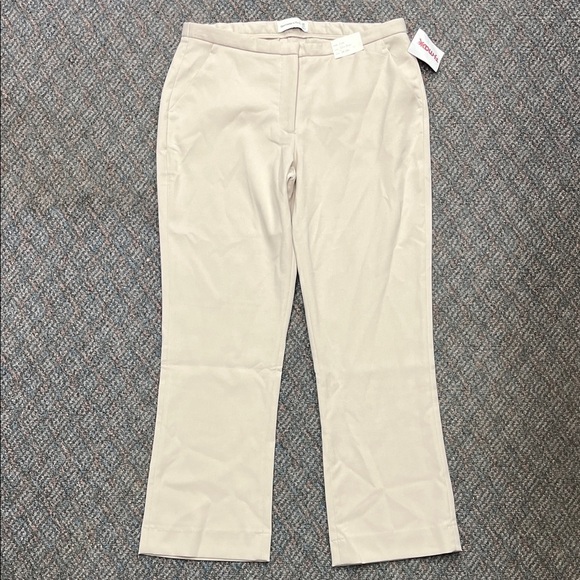 Abercrombie & Fitch Pants - Abercrombie & Fitch Women’s Low Rise Slim Boot Fit Trousers 30/10s NWT
